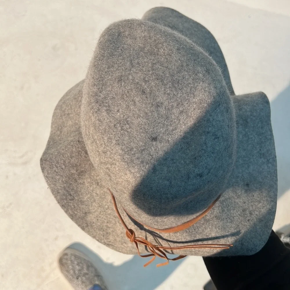 Cute hat! - Picture 2 of 3
